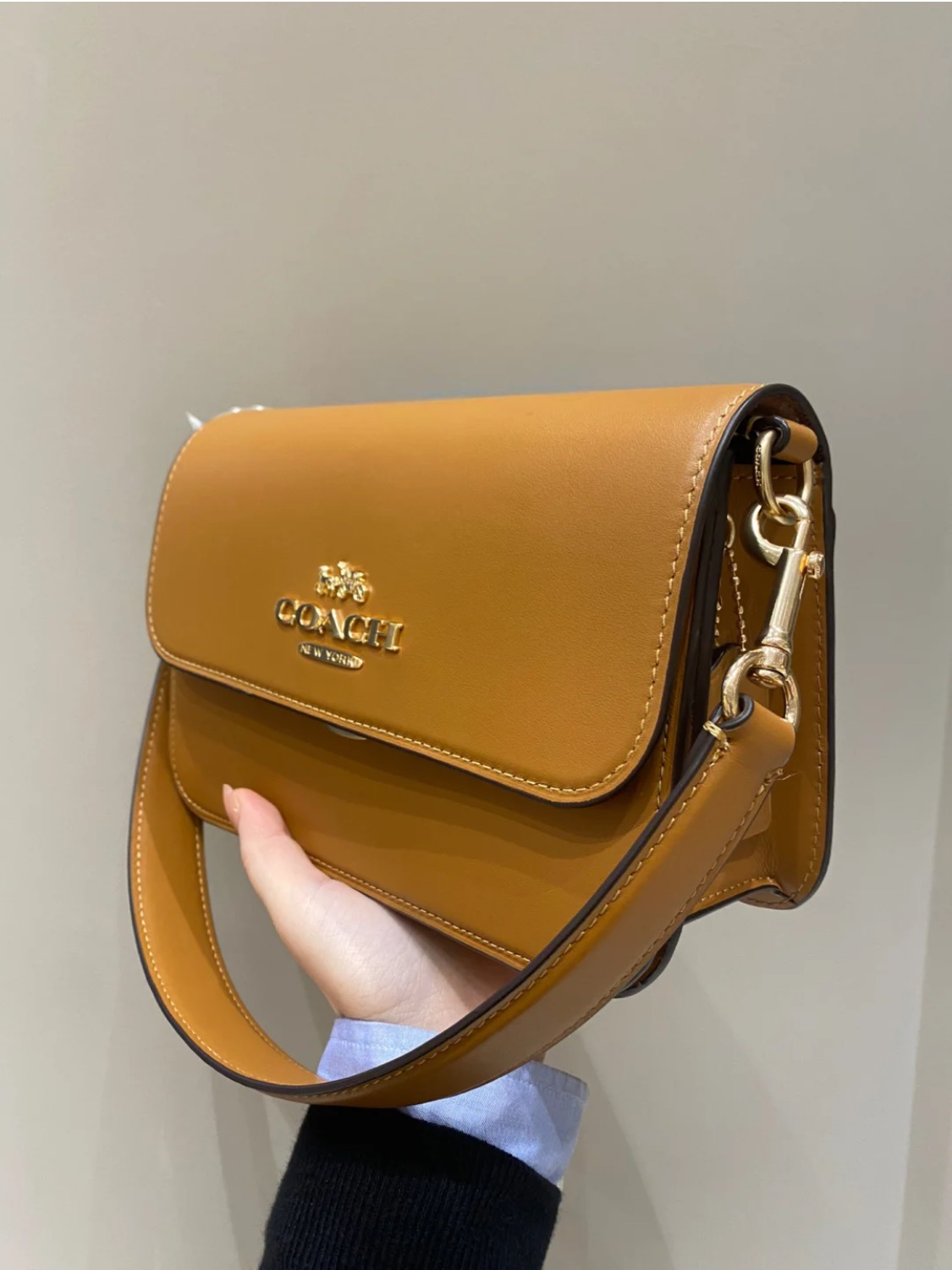 COACH Brynn Shoulder Bag – Vinee Bag