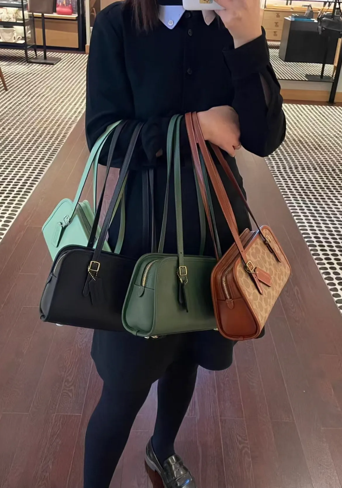 COACH Swing Zip Bag – Vinee Bag
