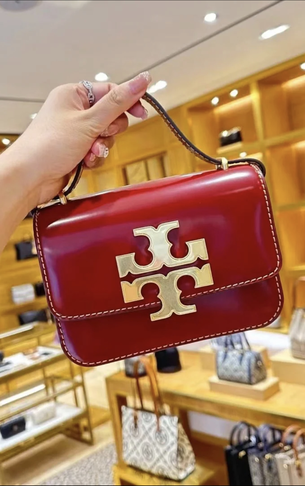 🆕 Tory Burch Emerson Top Handle Crossbody, Women's Fashion, Bags