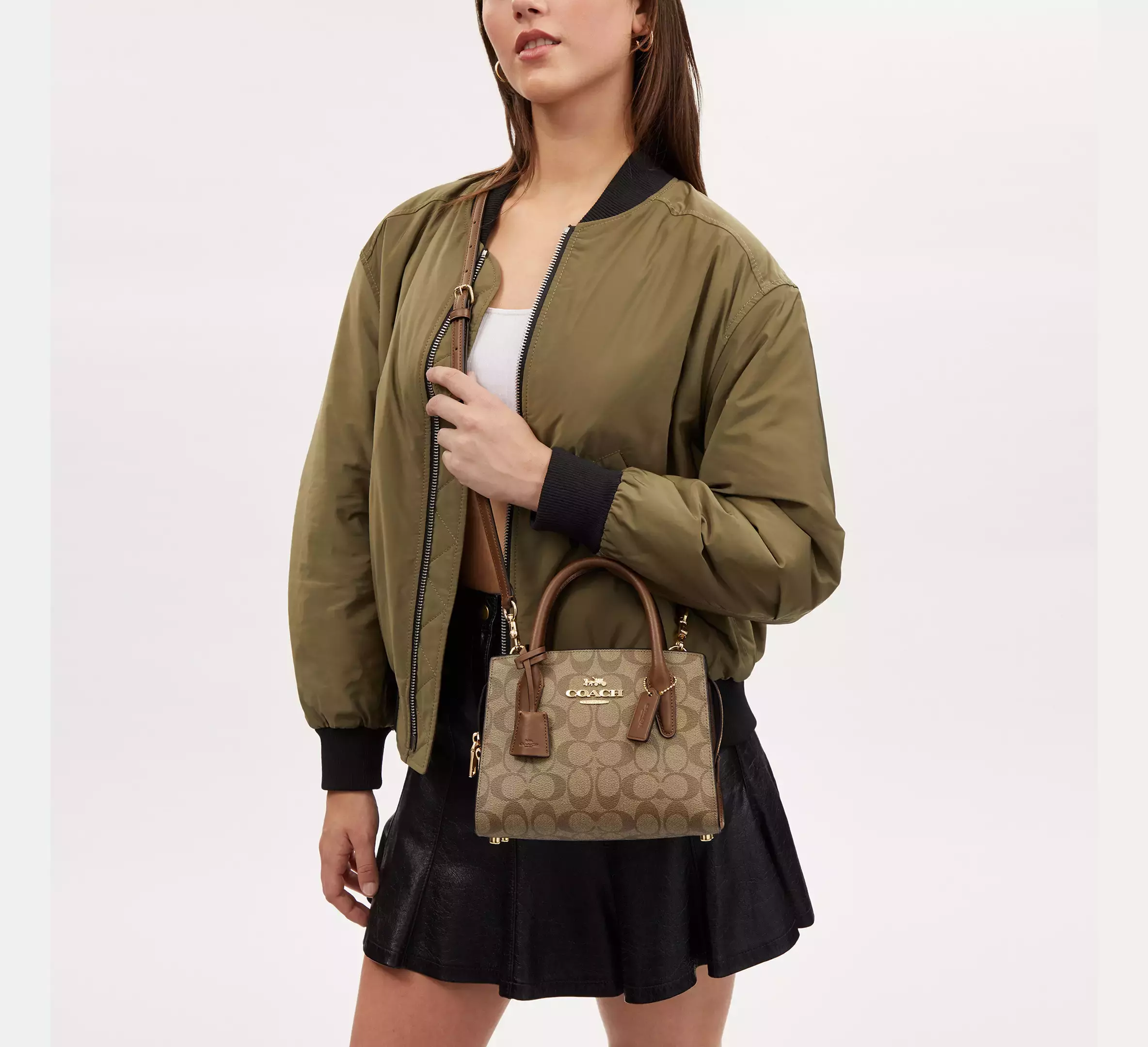 DIRECT OUTLET COACH Andrea Carryall In Signature Canvas Gold Khaki Saddle 2