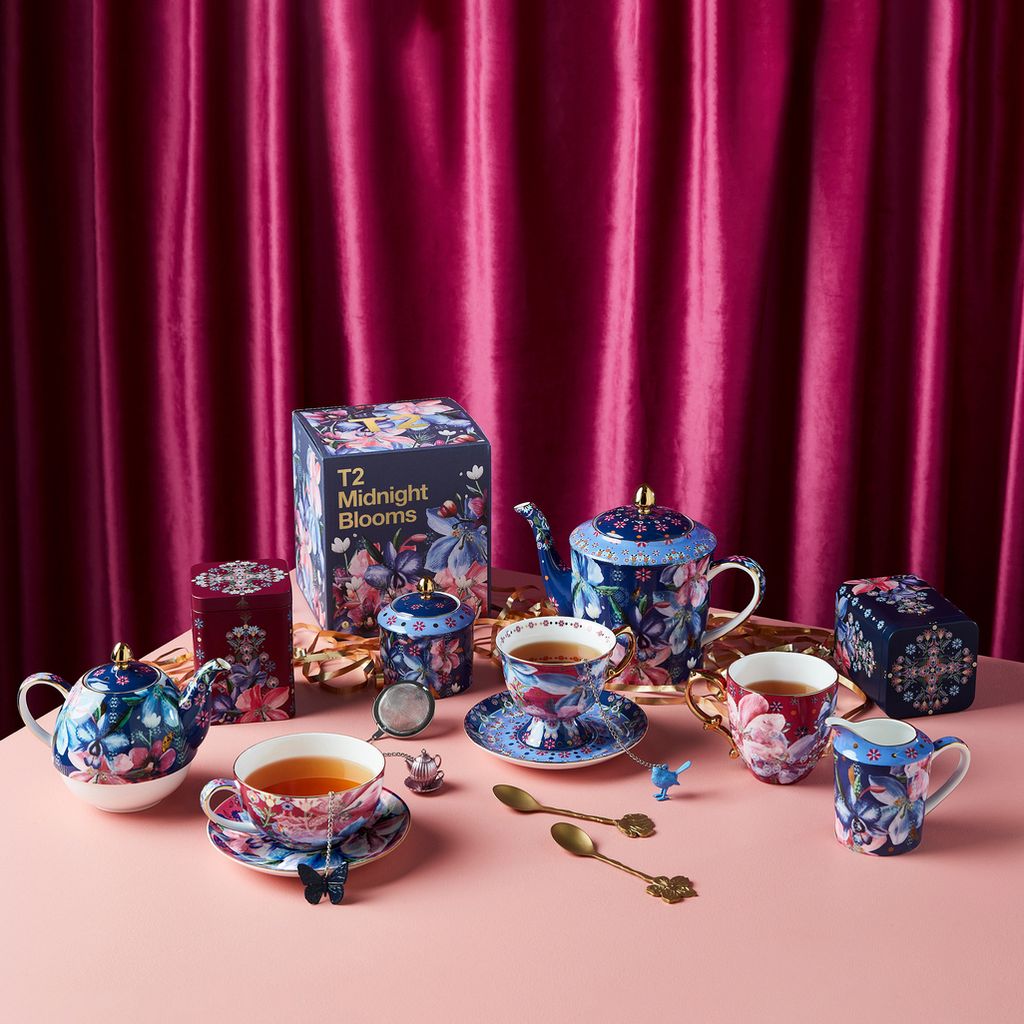H210BG829_midnight_blooms_cup_&_saucer_collection