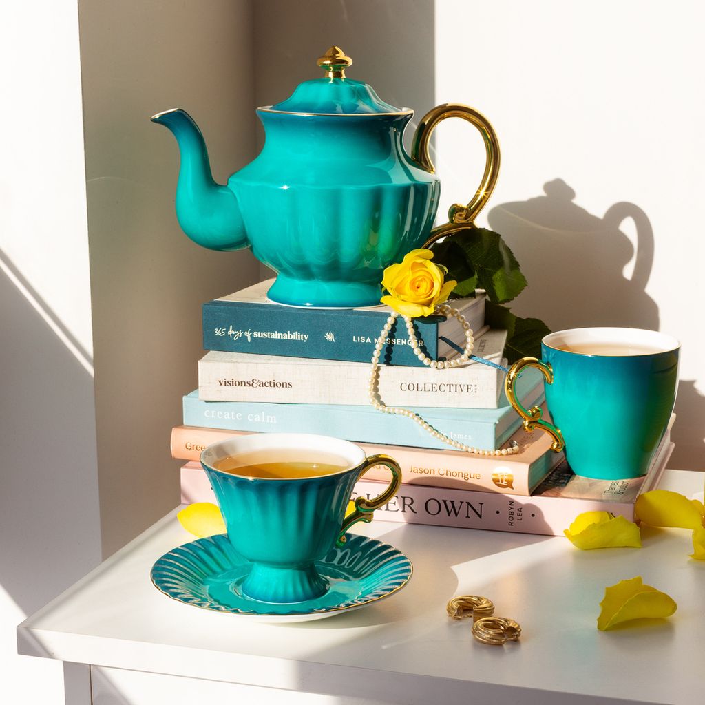 H211BA132_ombre_opulence_tall_teapot_peacock_lifestyle_1