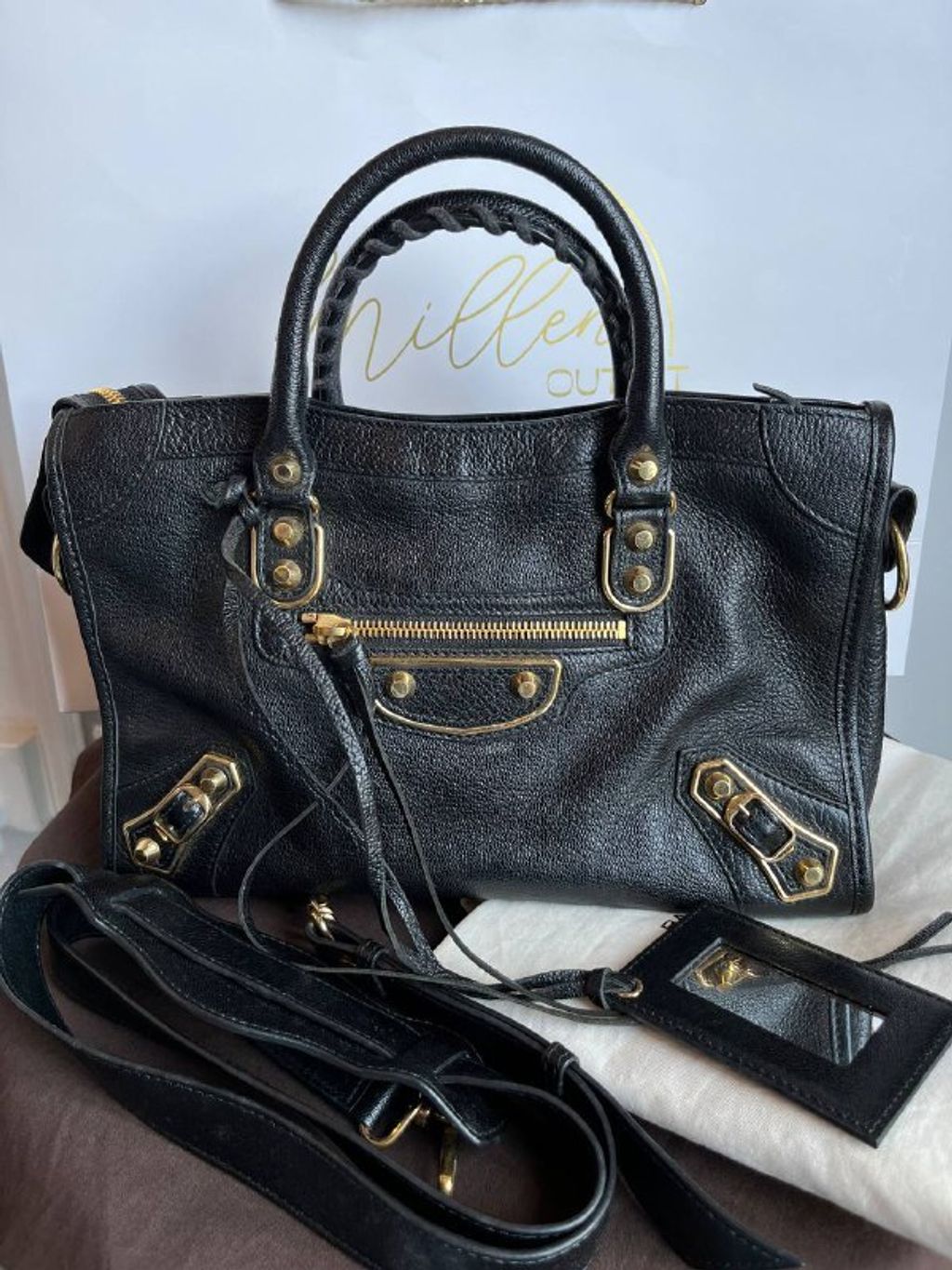 a6a2953b-4993-47ca-a6fd-353d718e313d