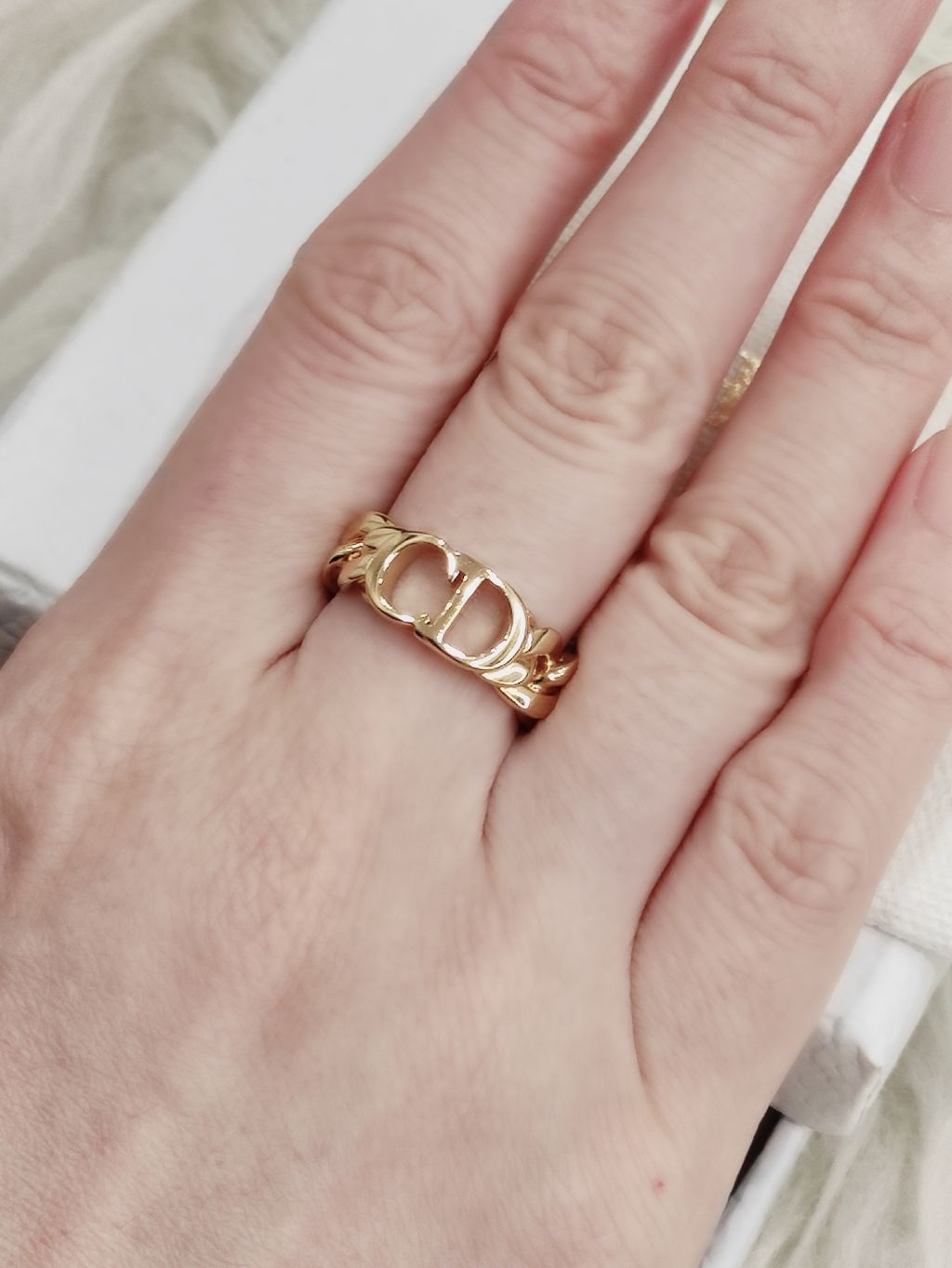 Dior Danseuse Étoile Ring Gold Finish Metal – Millen Outlet