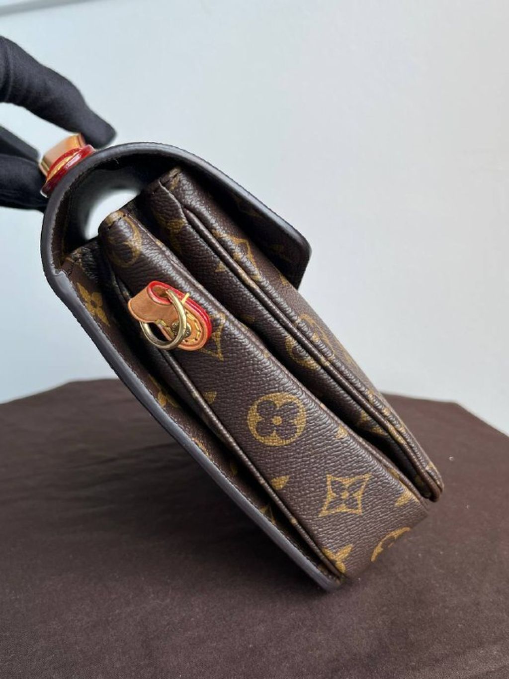 f0878fb3-3da9-4cb9-9b00-73d5d6f834d3