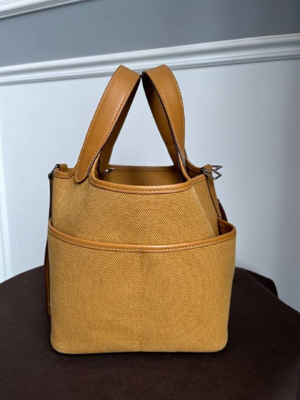 ffd0c7a4-0328-4fb0-a30a-640fa888a8d3