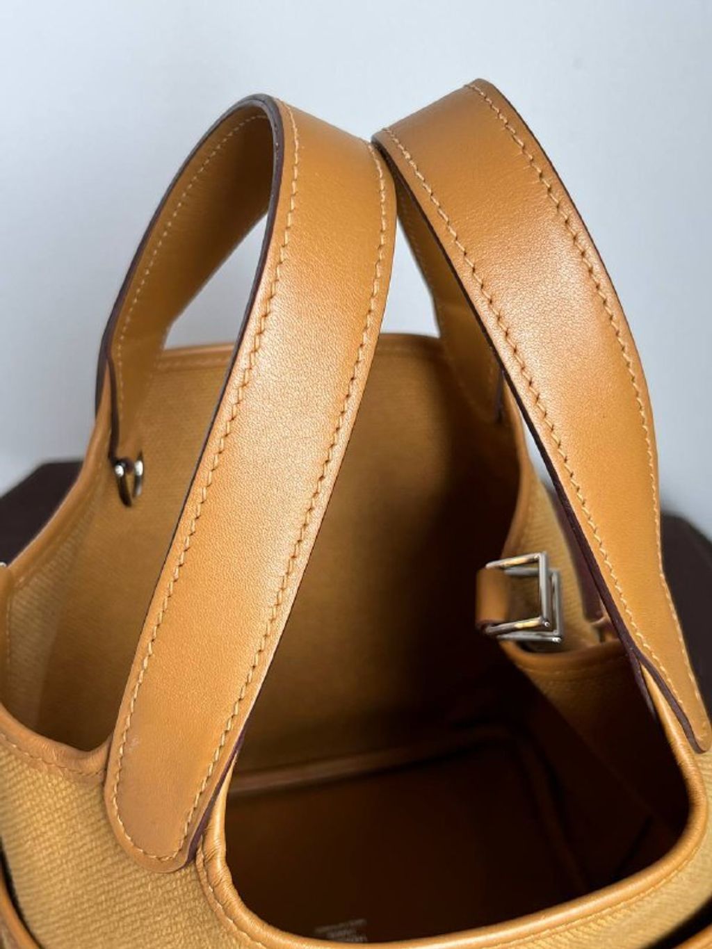 08bd3ec3-1319-4feb-87cd-6e27a8271729