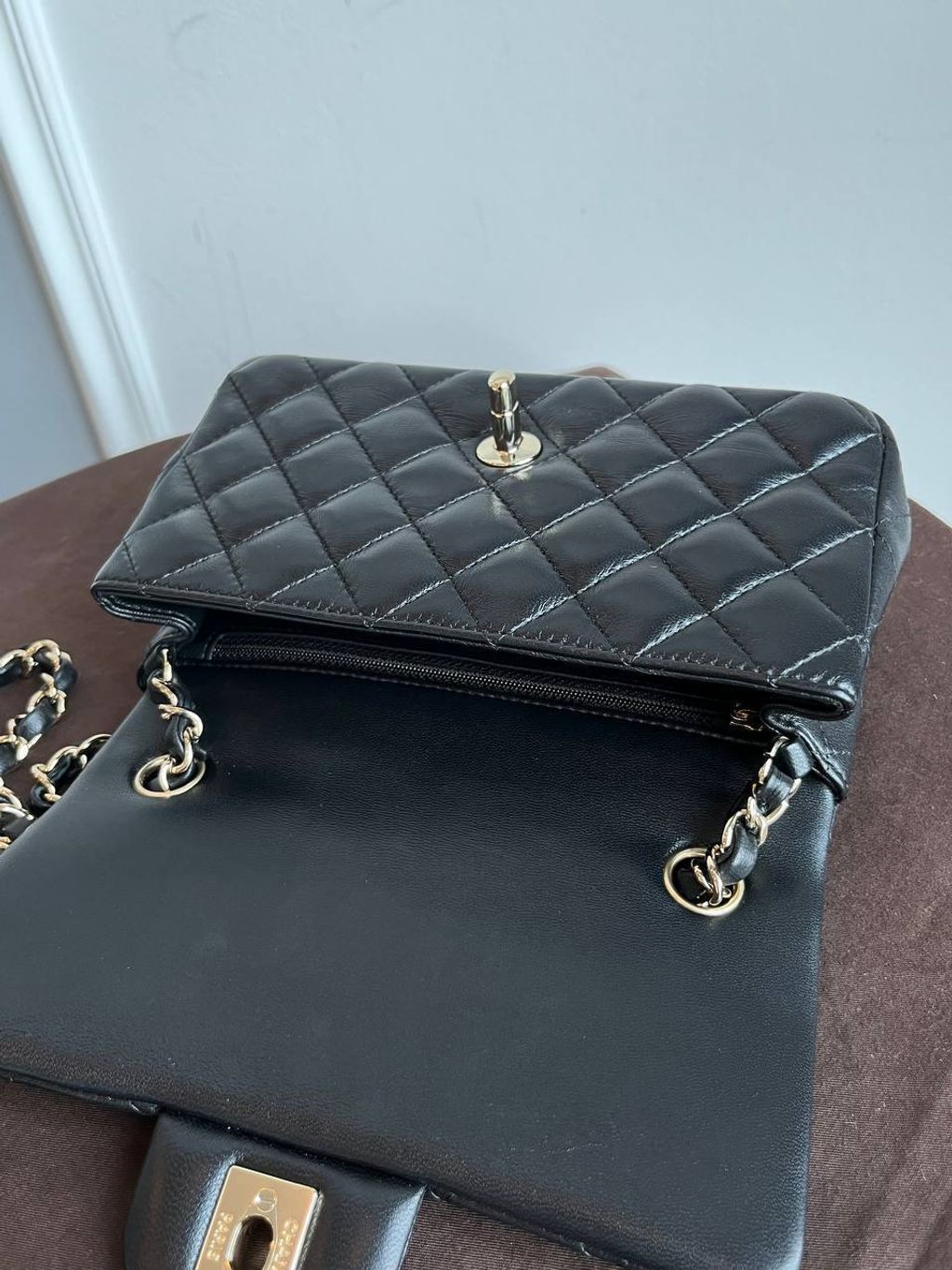 ed323e9b-8738-4c85-8f43-823d09303859