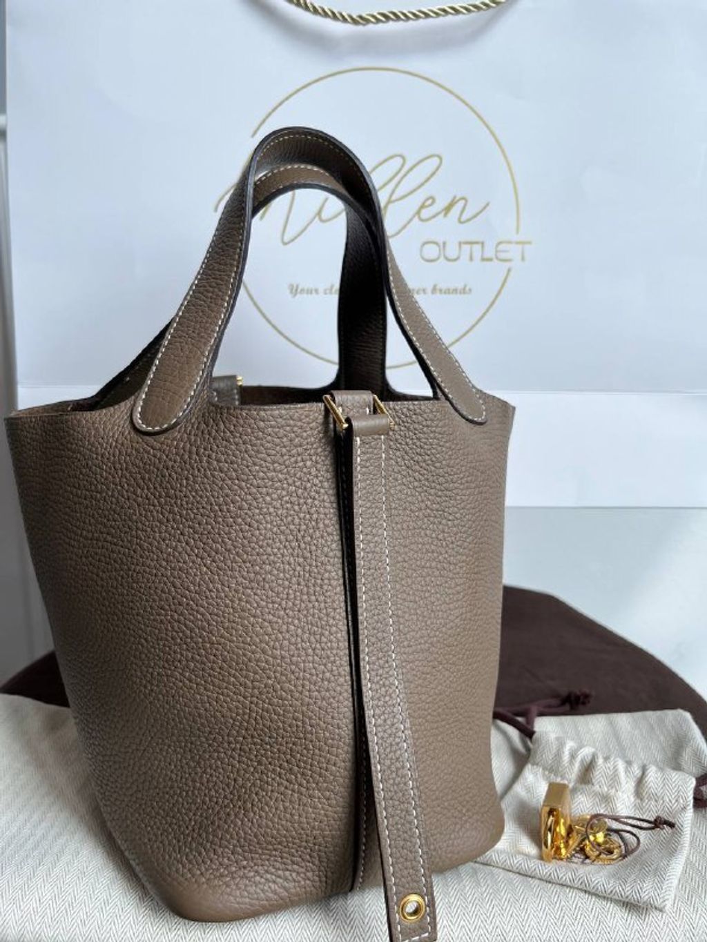 ffe57260-a2b0-4cad-938f-8711e401103b