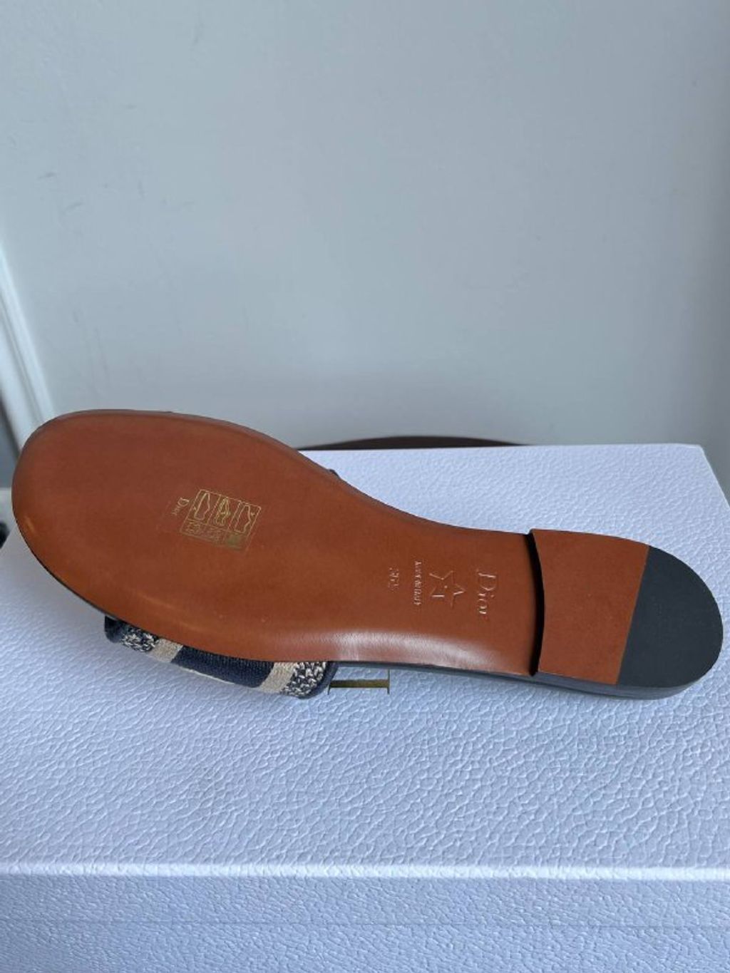 17d92323-acd8-4834-b656-cb2b1b79a23a