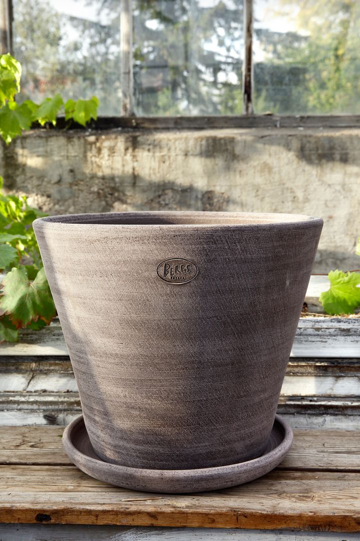 Bergs_Potter_Julie_Outdoor_Grey_3