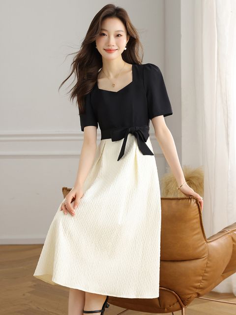 SQUARE NECKLINE PUFF SLEEVE STITCHING DRESS OOTD17018 – OOTD MALAYSIA