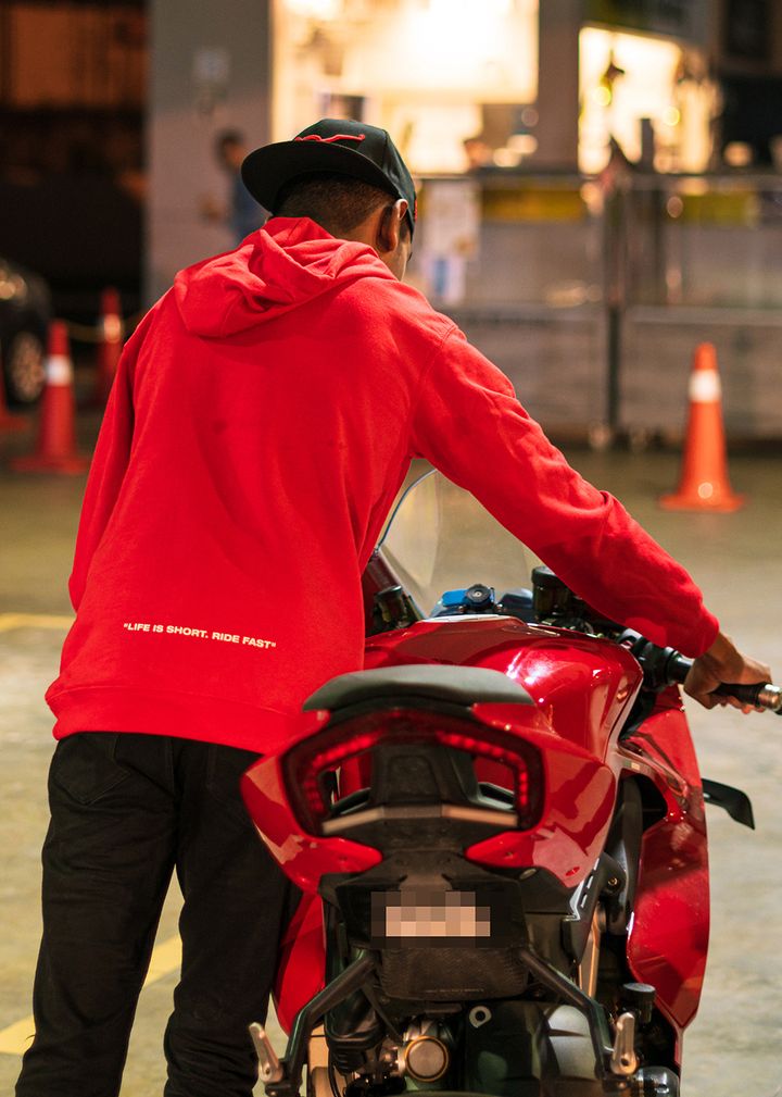 DUCATI_V4