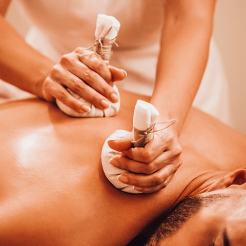 Herbal-Ball-Treatment