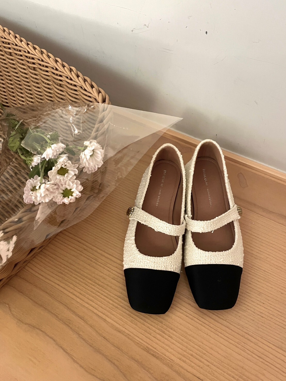 LINE_ALBUM_10月新品_231017_96
