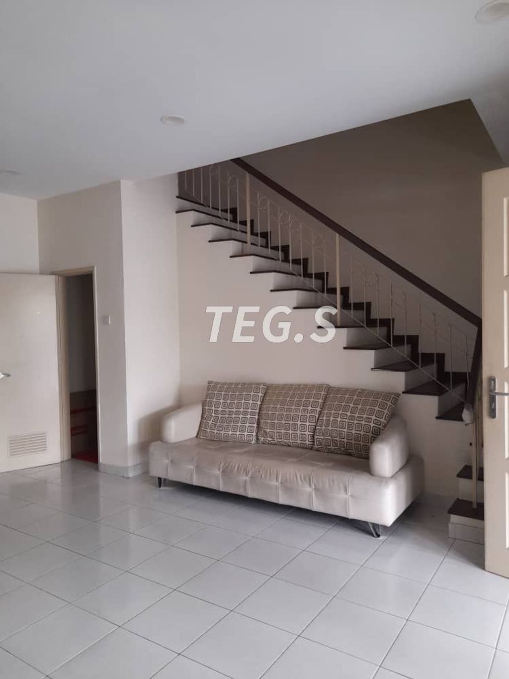 ae93f216-f33d-4ad2-ad03-ae47876d03a7