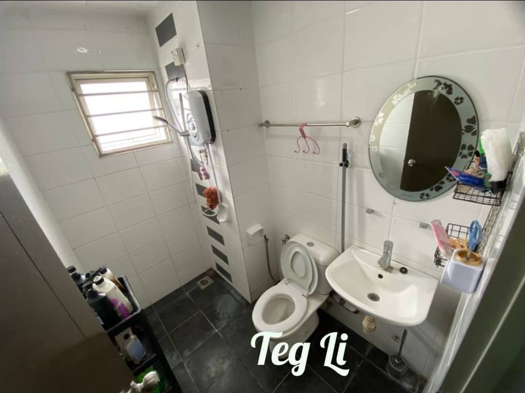 04a8c523-2cca-45e9-89d0-fa6e225a0f82