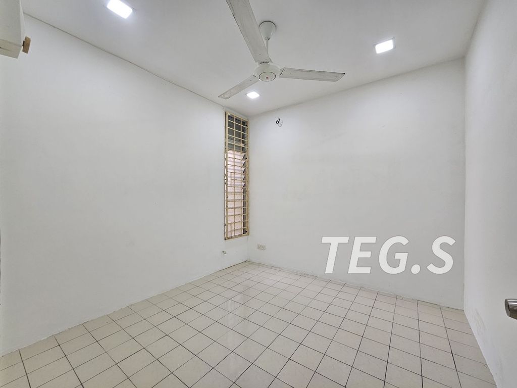 WhatsApp Image 2024-02-18 at 12.20.00 PM (1)