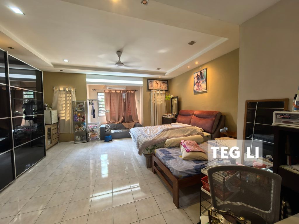 WhatsApp Image 2024-11-03 at 10.25.03 PM