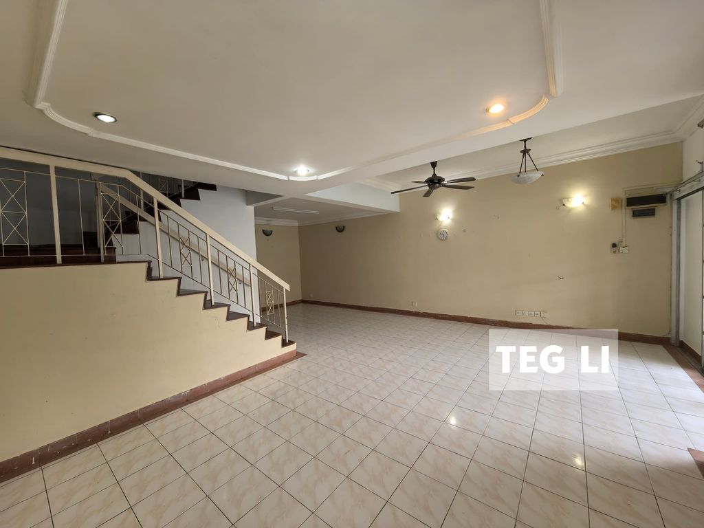 WhatsApp Image 2024-12-06 at 10.38.31 PM (2)