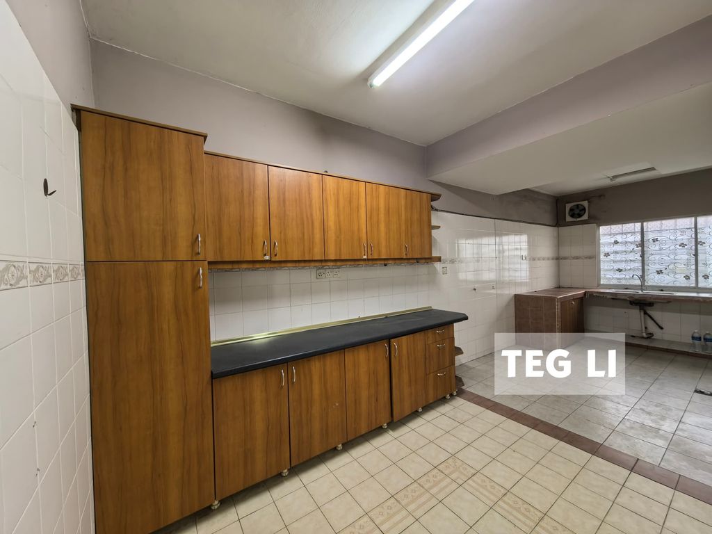 WhatsApp Image 2024-12-06 at 10.38.31 PM (1)