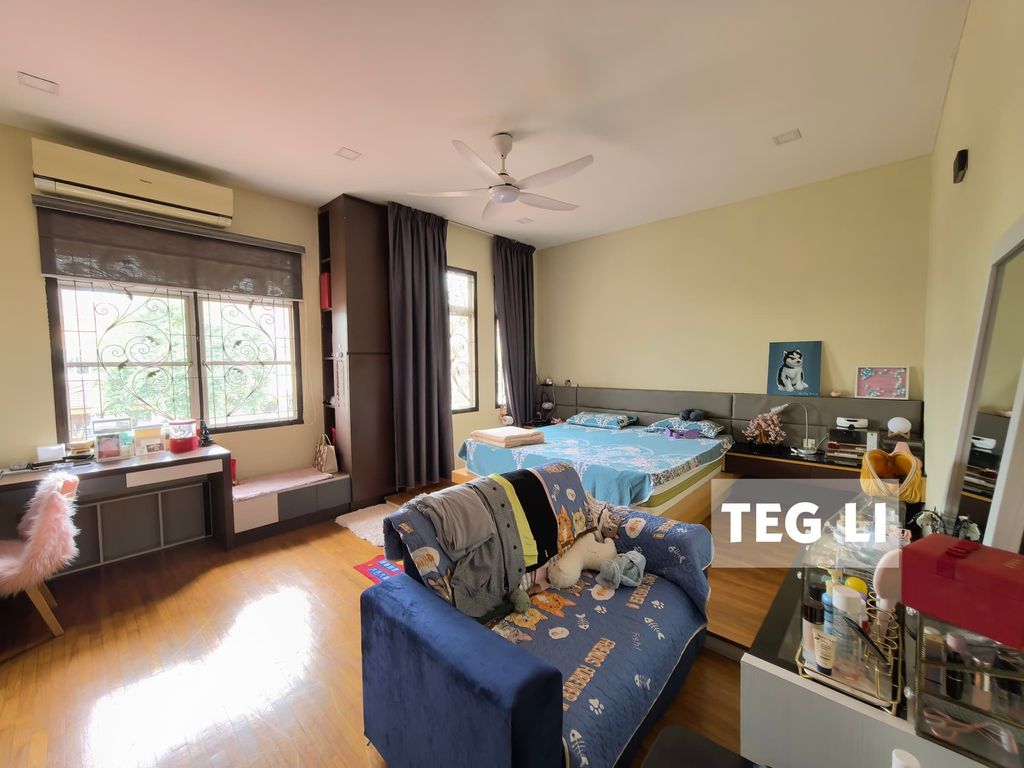 WhatsApp Image 2024-12-06 at 10.29.07 PM