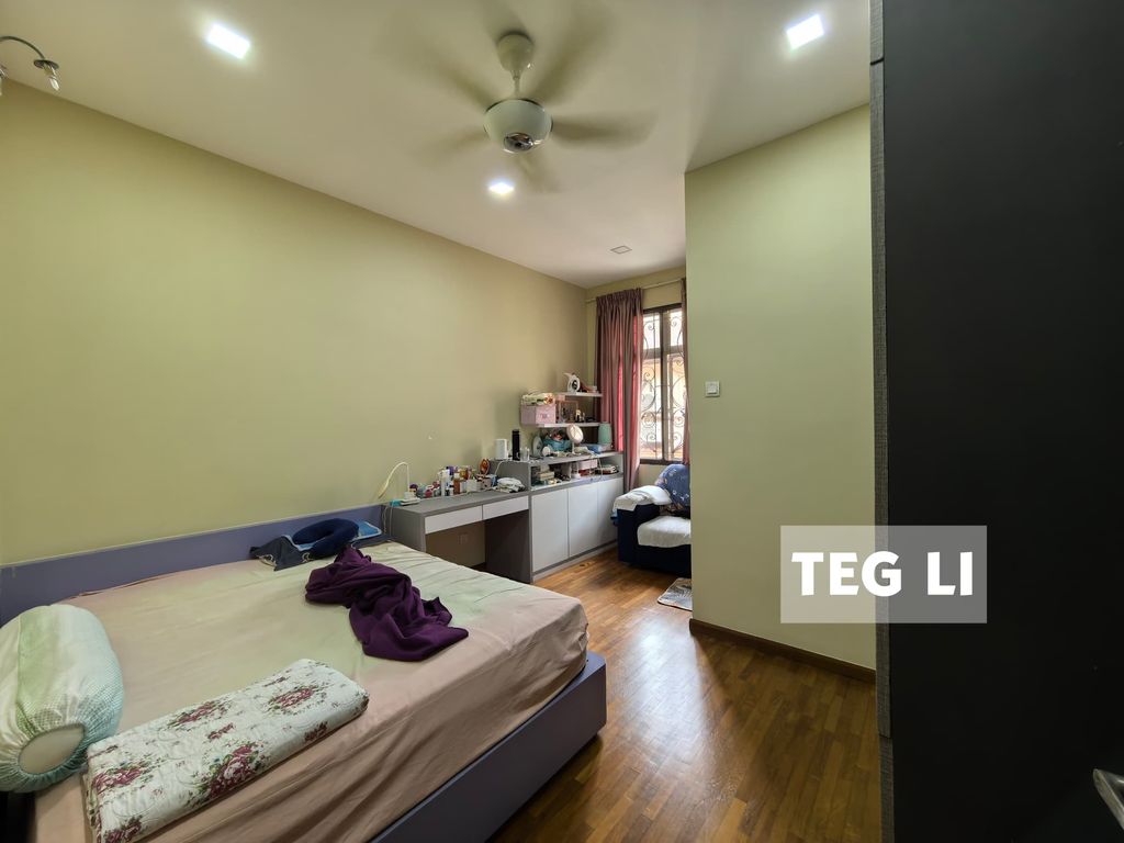 WhatsApp Image 2024-12-06 at 10.29.05 PM (2)