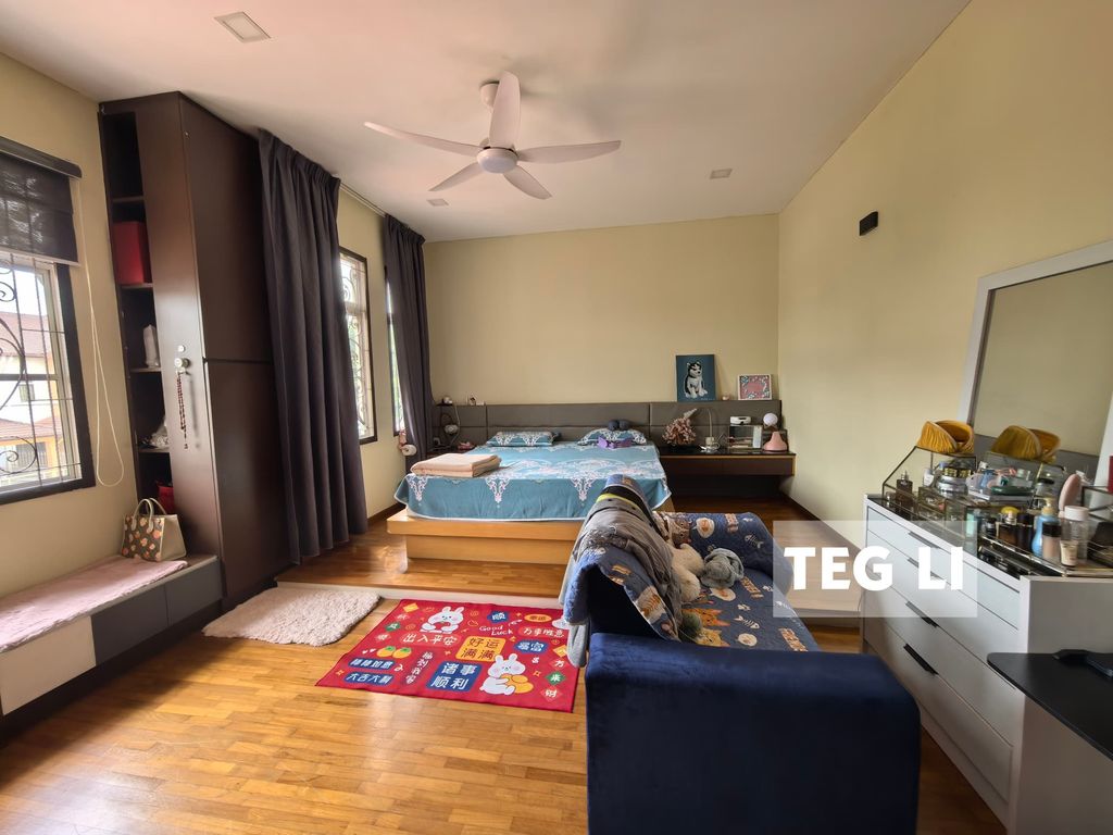 WhatsApp Image 2024-12-06 at 10.29.07 PM (2)