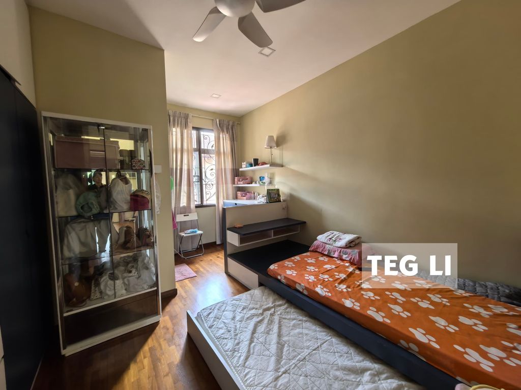 WhatsApp Image 2024-12-06 at 10.29.07 PM (1)