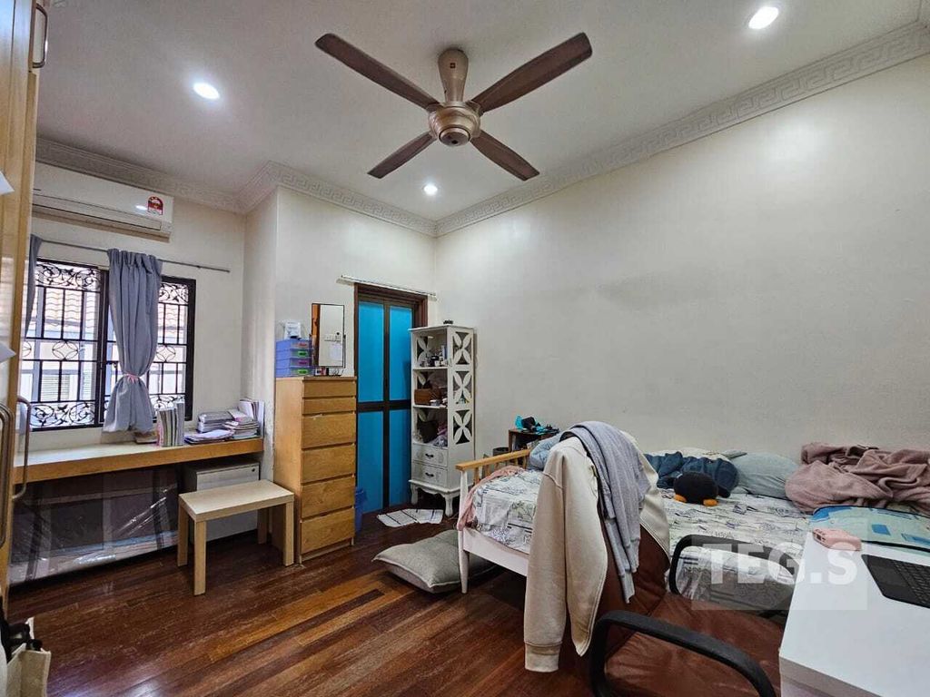 WhatsApp Image 2024-10-02 at 6.22.41 PM (1)