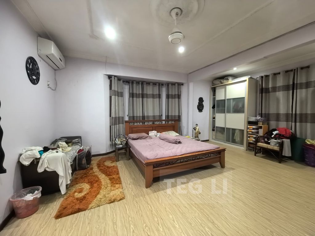 WhatsApp Image 2025-04-24 at 11.40.04 PM