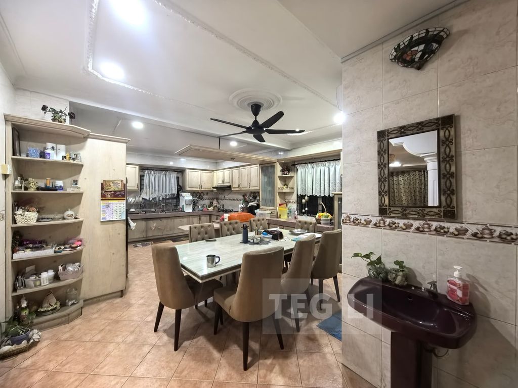 WhatsApp Image 2025-04-24 at 11.40.05 PM (1)