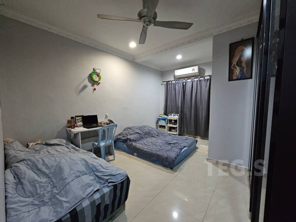 WhatsApp Image 2025-04-09 at 11.40.54 AM (1)