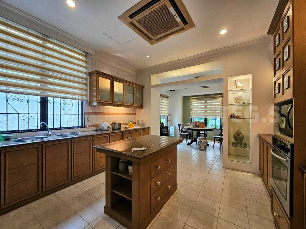 WhatsApp Image 2025-05-04 at 6.01.28 PM