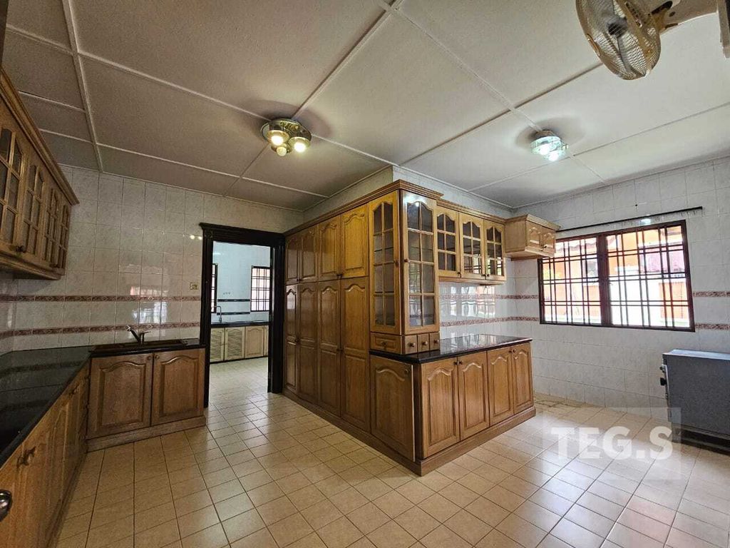 WhatsApp Image 2025-04-28 at 12.33.52 AM (1)