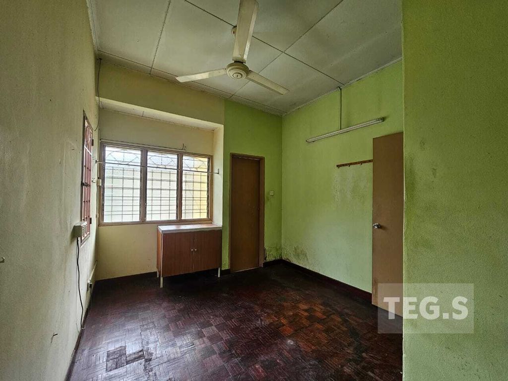 WhatsApp Image 2025-05-05 at 11.58.24 PM (2)