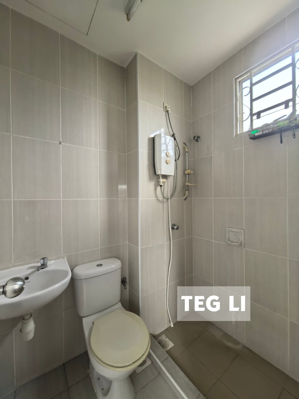 WhatsApp Image 2024-12-12 at 12.52.48 AM (3)