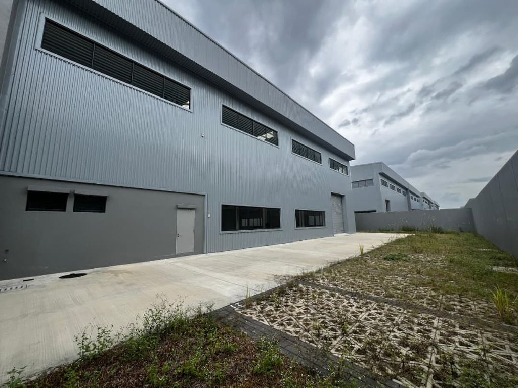 WhatsApp Image 2025-11-29 at 10.01.22 PM (3)