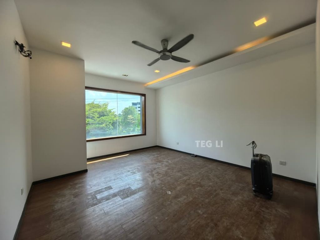 WhatsApp Image 2025-12-16 at 11.26.55 PM (1)