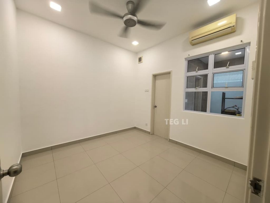 WhatsApp Image 2025-12-16 at 11.26.54 PM (1)