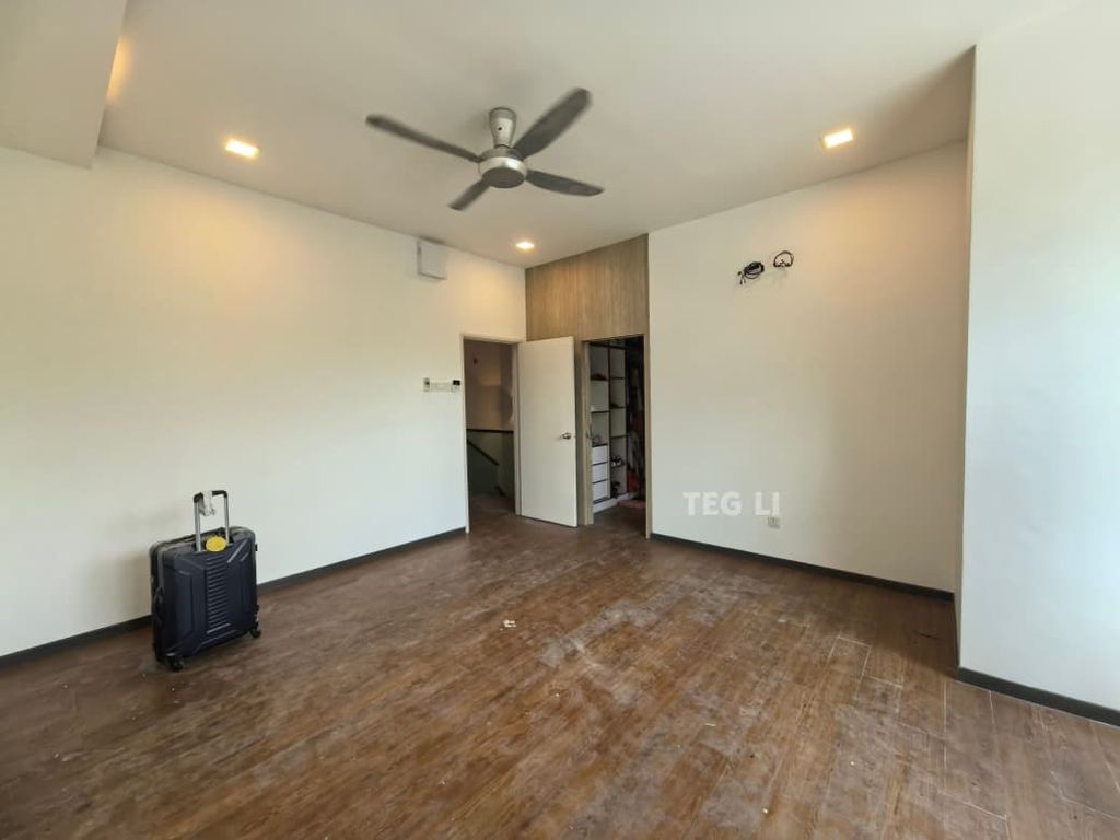 WhatsApp Image 2025-12-16 at 11.26.55 PM