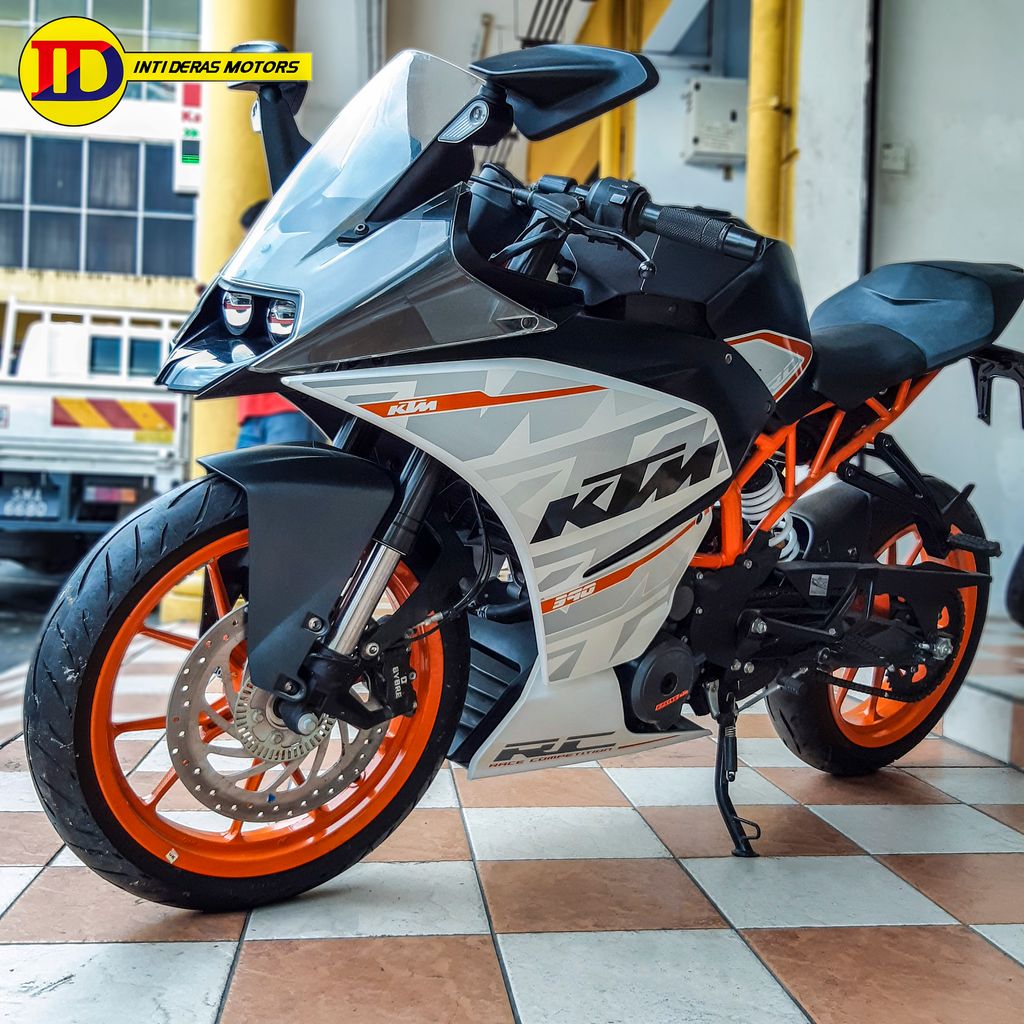 KTM RC390 SIDE 2