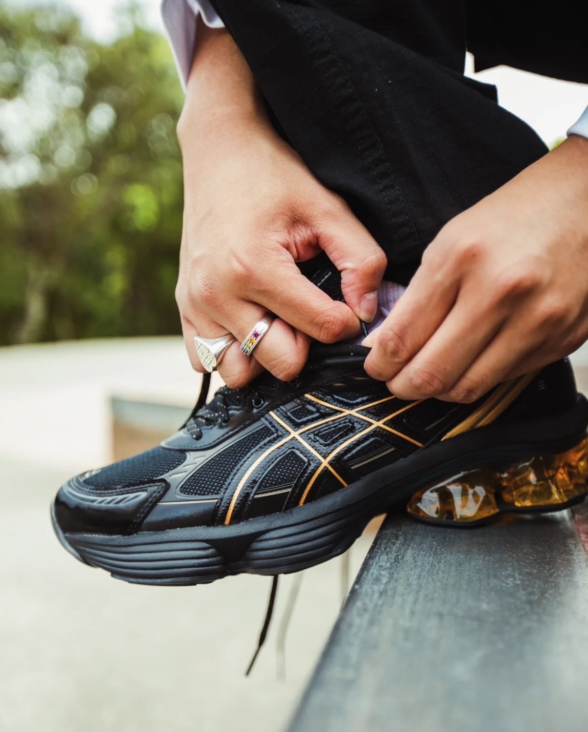 asics GEL-Kinetic fluent ブラック/ゴールド GEL-KINETIC FLUENT | Unisex | Black/Black | Sportstyle Shoes