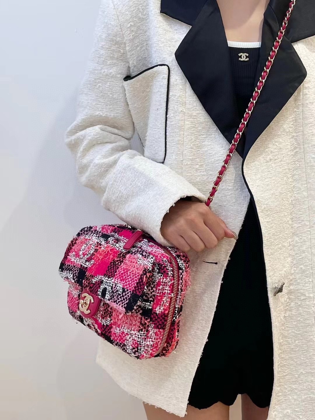 60961473-5228-4483-9BE2-8B364D0B82B8