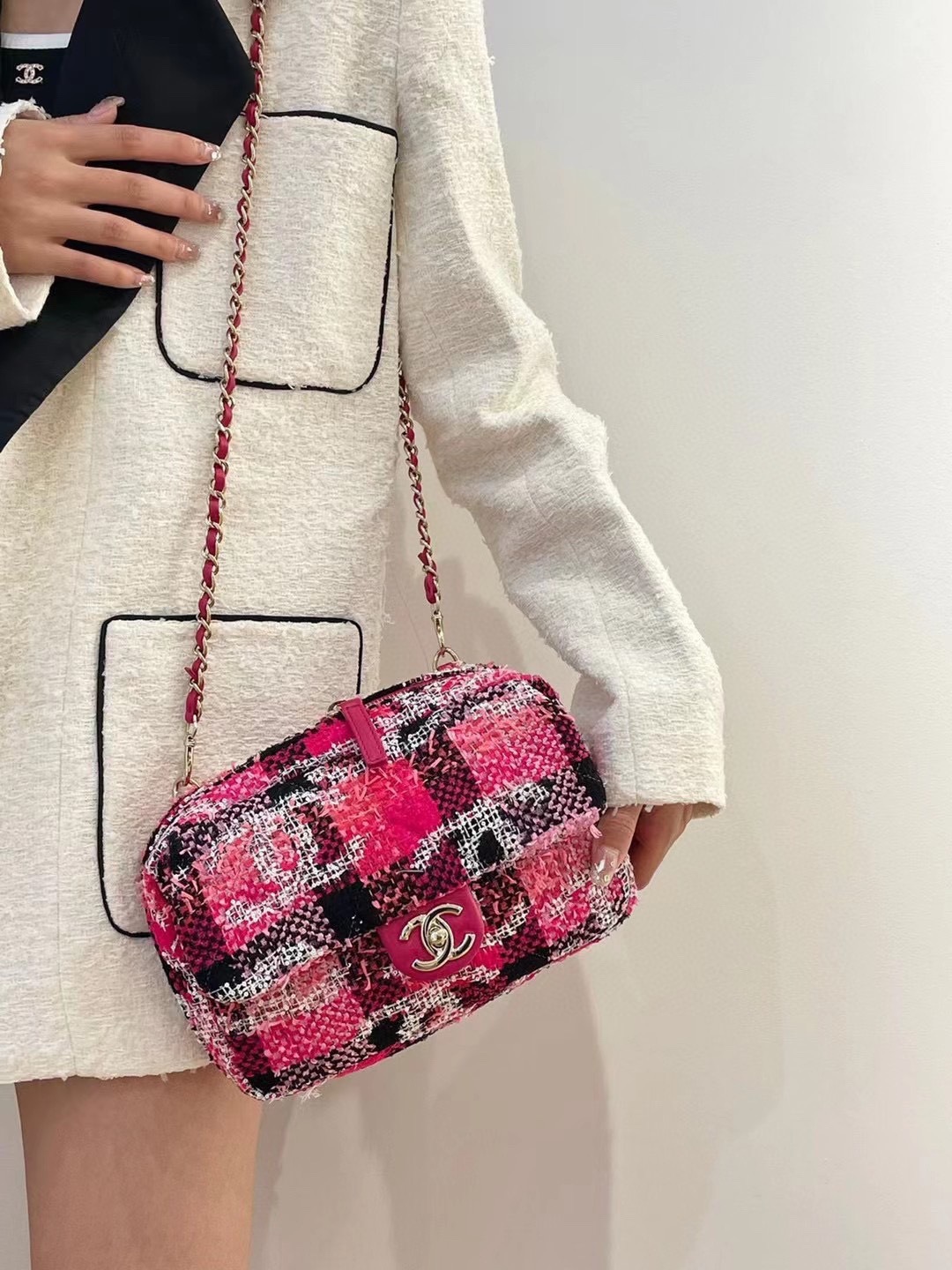 4CAC5A3C-25A9-4E62-9C7D-B3237C8F228B