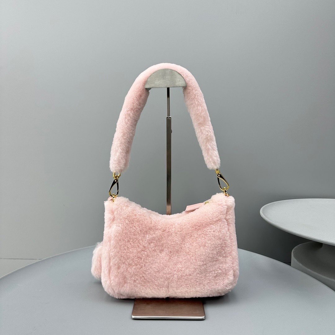 5C225285-1E19-410D-A98D-F77E7E2F3B1B