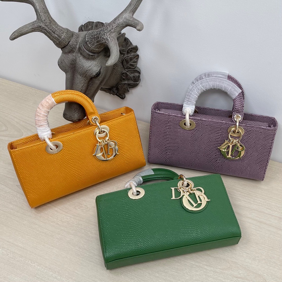 A0717851-0F78-47E7-A02A-1E2CBF0C5ECC