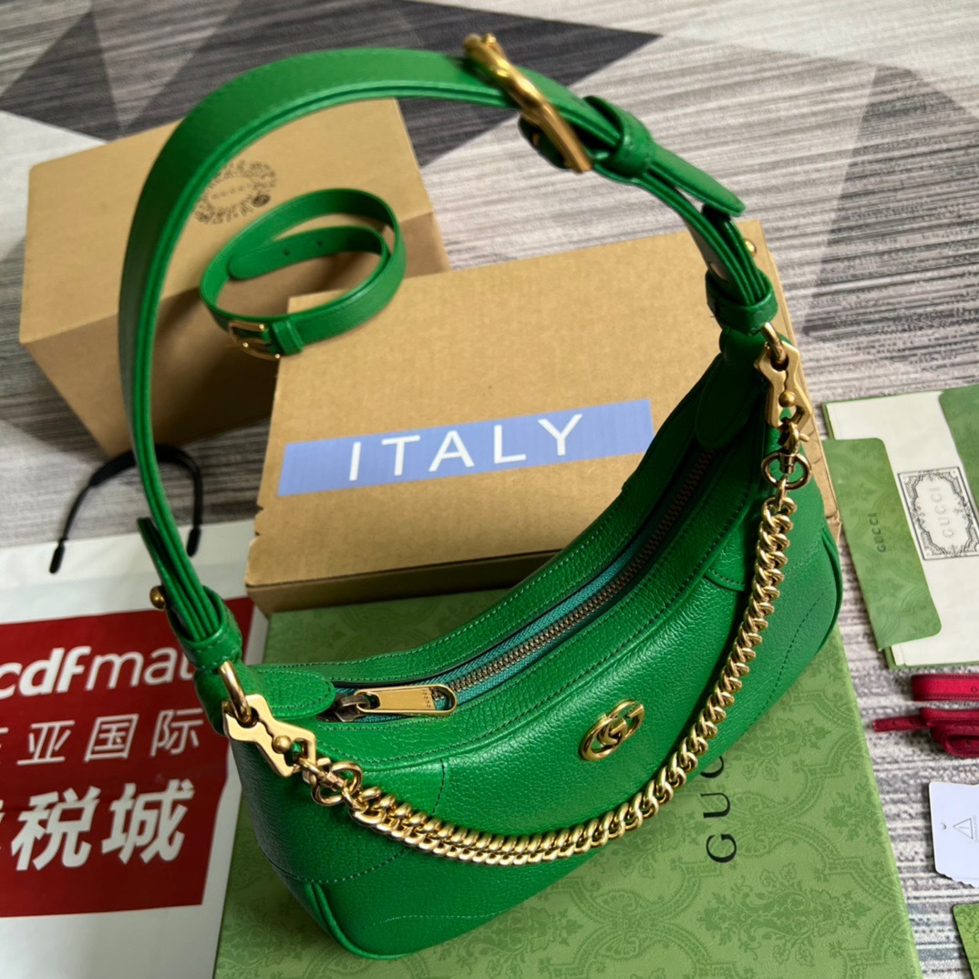 8ABBF0D1-2241-48B7-AE9B-417C7DB4D380