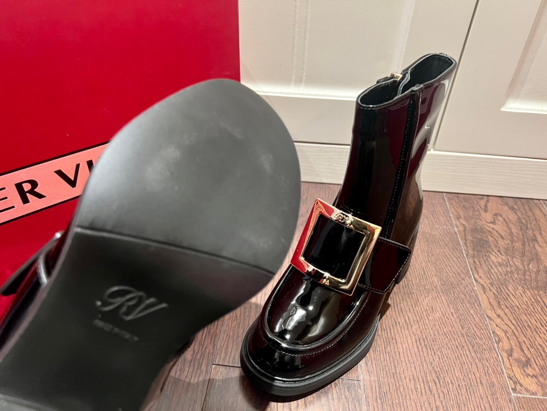 B10DE362-783D-4793-94B7-F641D2FF648B