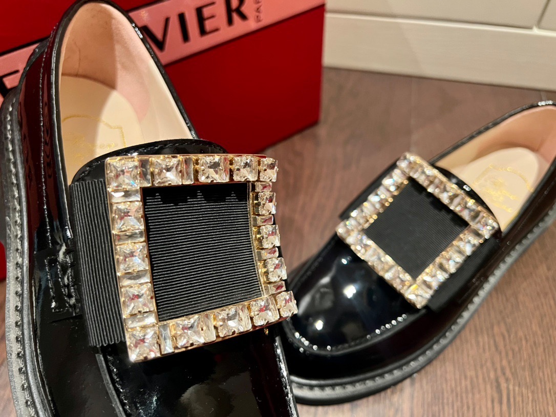 61885942-D63F-4E91-810C-8D668465CDC6